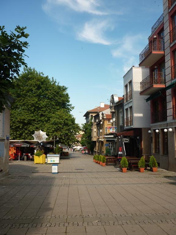 Sea Garden Plaza Apartment - Free Parking Burgas Room photo